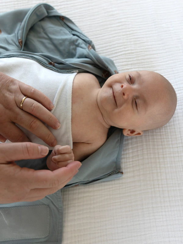SWADDLE: Football / 1.0